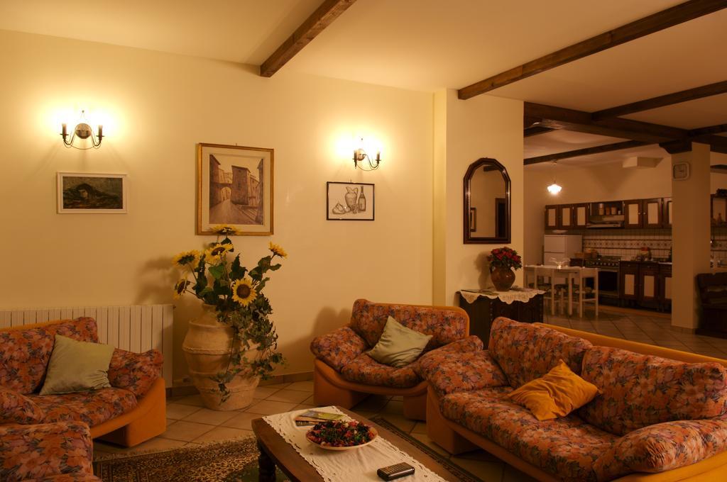 Montelanico La Colonna Bed & Breakfast エクステリア 写真